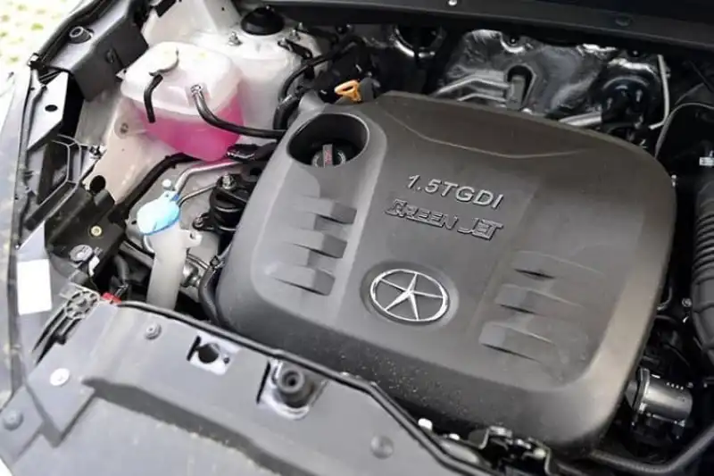 تعمیرخودرو جک در تعمیرگاه خودروی پایتخت